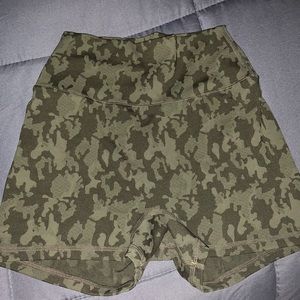 Camo buff bunny high waist training shorts